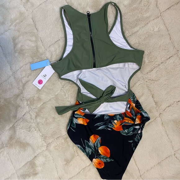 NWT Cupshe • Cut-out back one piece swimsuit - Picture 5 of 6